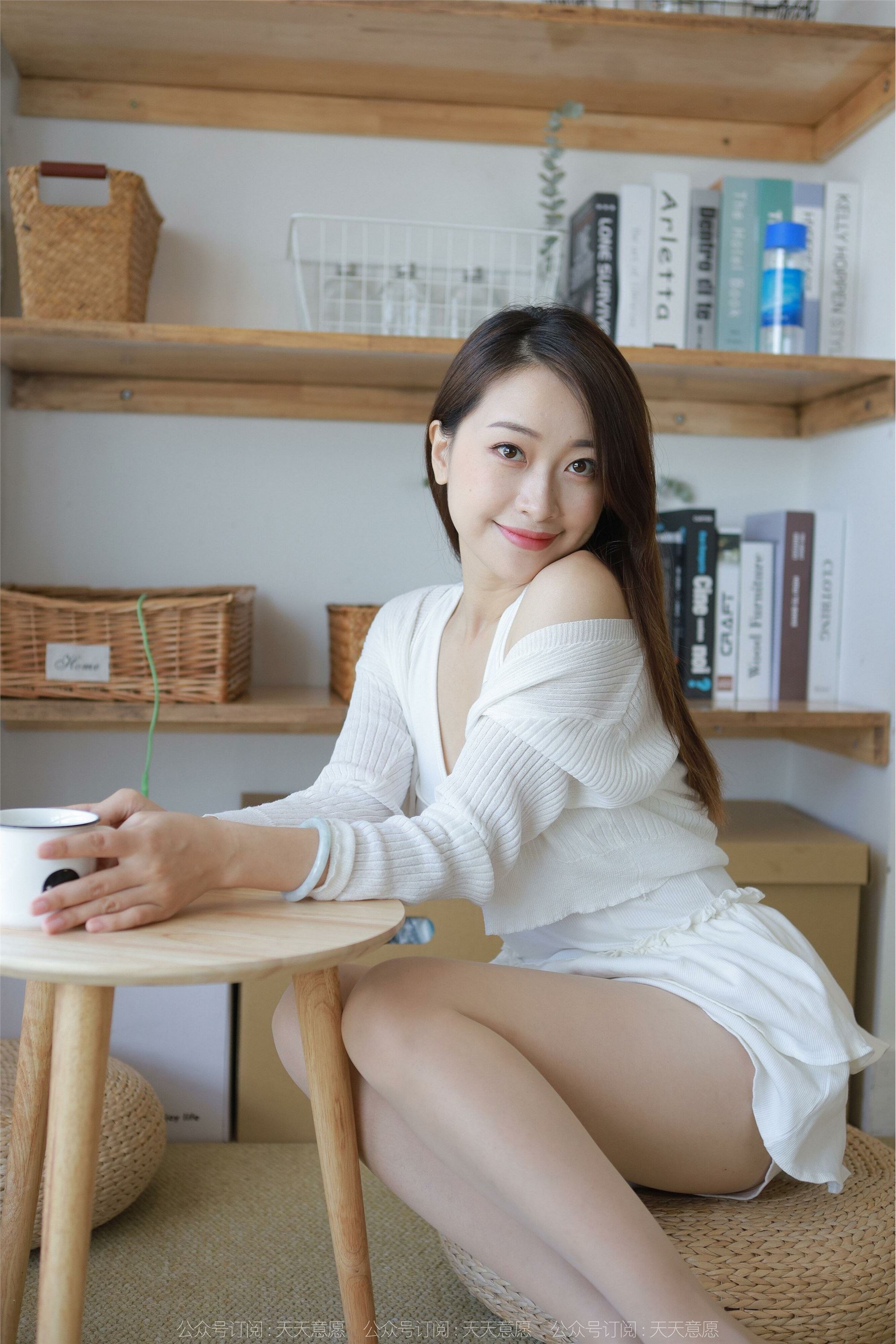 IESS异思趣向  2022.08.19 丝享家 1182：小婕《白色房间》